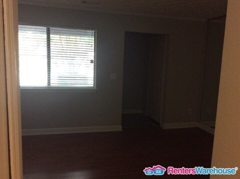 Building Photo - Cozy Townhouse in Alpharetta
