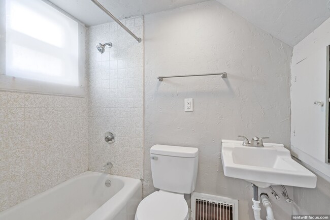 Building Photo - 79/81 East 13th St.