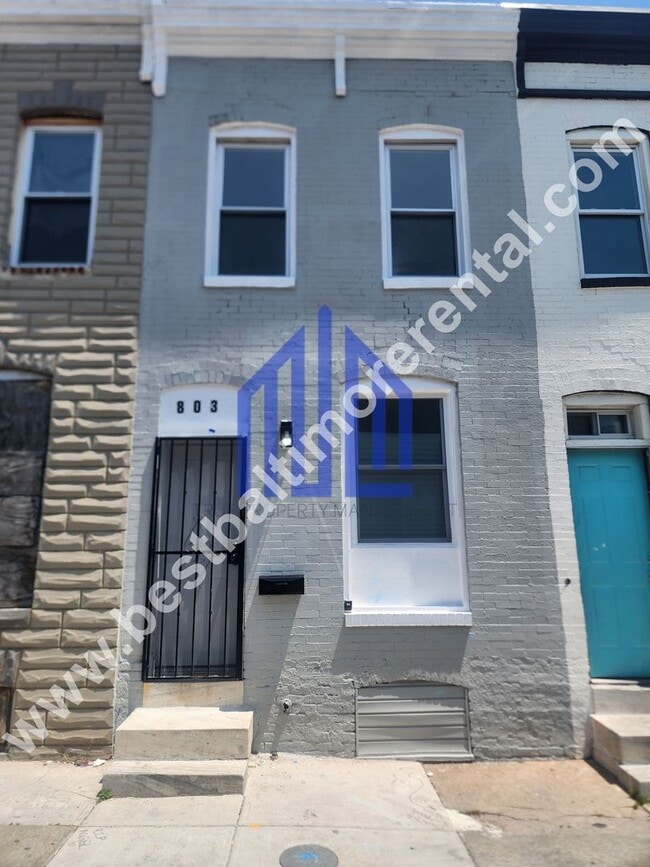 Building Photo - 803 N Port St