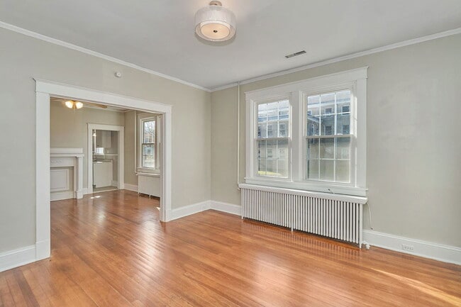 Building Photo - 2118 Fairfax Ave