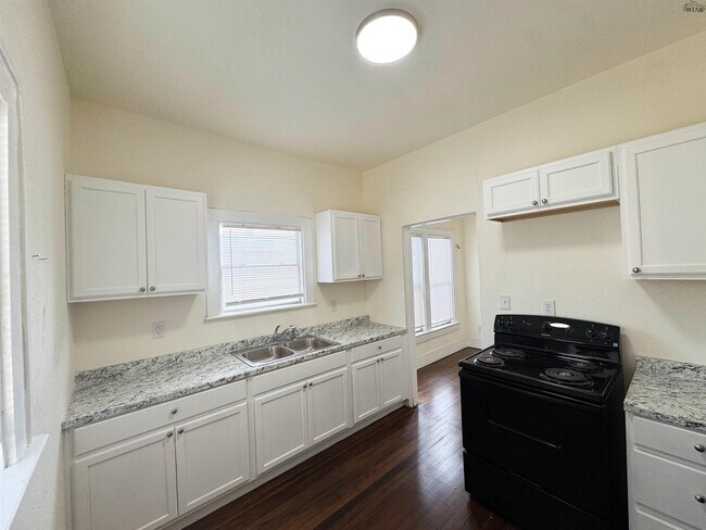 Building Photo - 1612 14th St