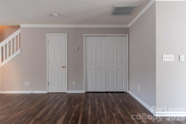 Building Photo - 109 Forester St