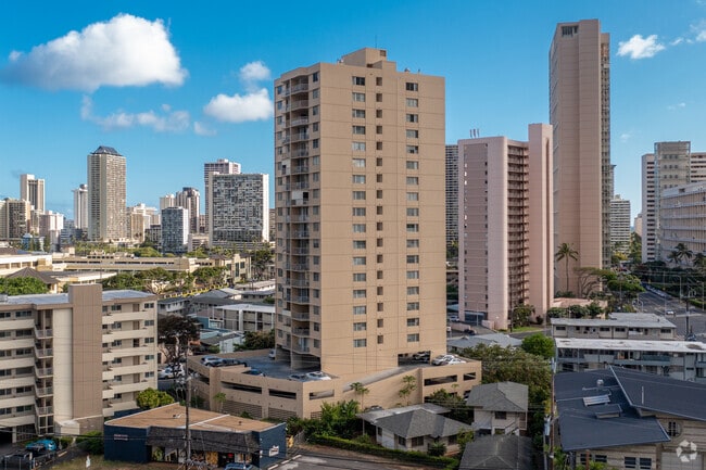 Building Photo - Kapiolani Royale