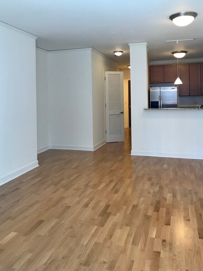 Foto del edificio - 450 E Waterside Dr