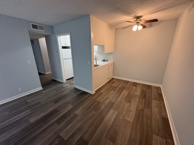 Building Photo - 1005 Hickory Hill Ln