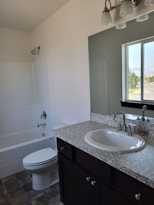 Foto del edificio - 93 W Jefferson Ave