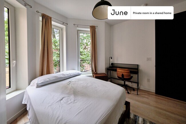 Building Photo - Room in Shared 4 bed/4 bath home in Ditmas Park