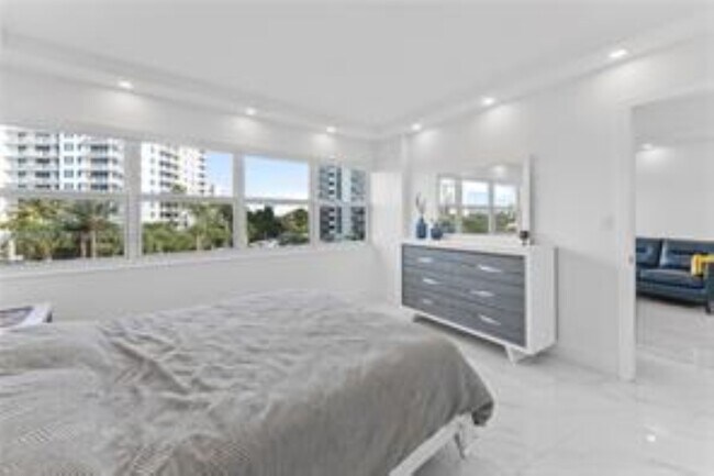 Foto del edificio - 3250 NE 28th St