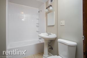 Foto del edificio - 3228 N Kostner Ave