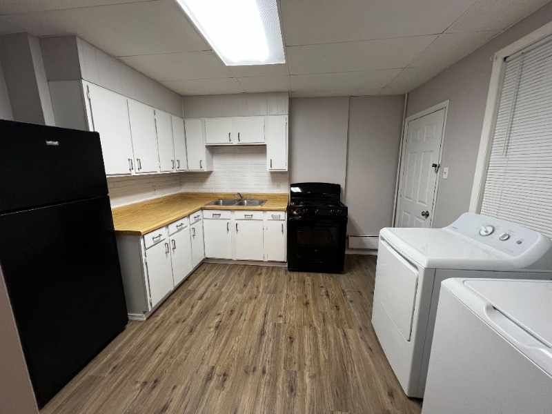 Foto principal - 64 N Sherman St