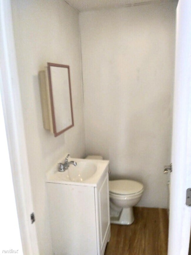 Building Photo - 3 br, 1 bath House - 929 Chestnut St