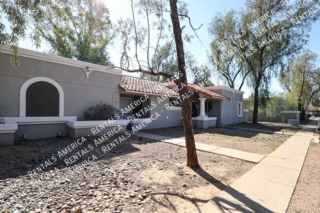 Building Photo - Spacious 2 Bedroom 2 Full Bath condo! GREA...