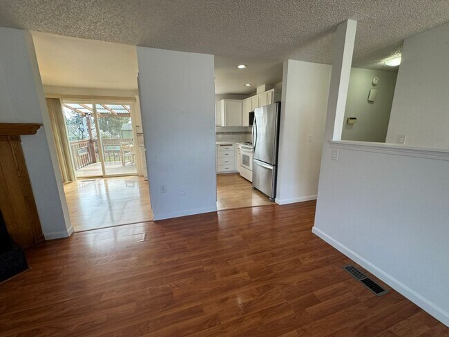 Foto del edificio - 4Bd/2.25Ba Kent House