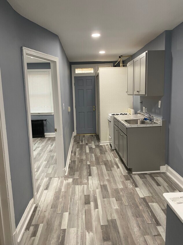 Foto principal - 628 19th St NE