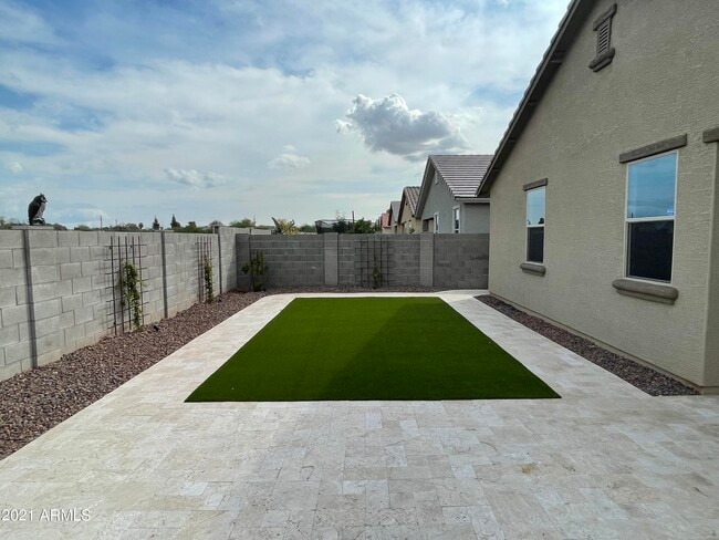 Foto del edificio - 6158 W Orchid Ln