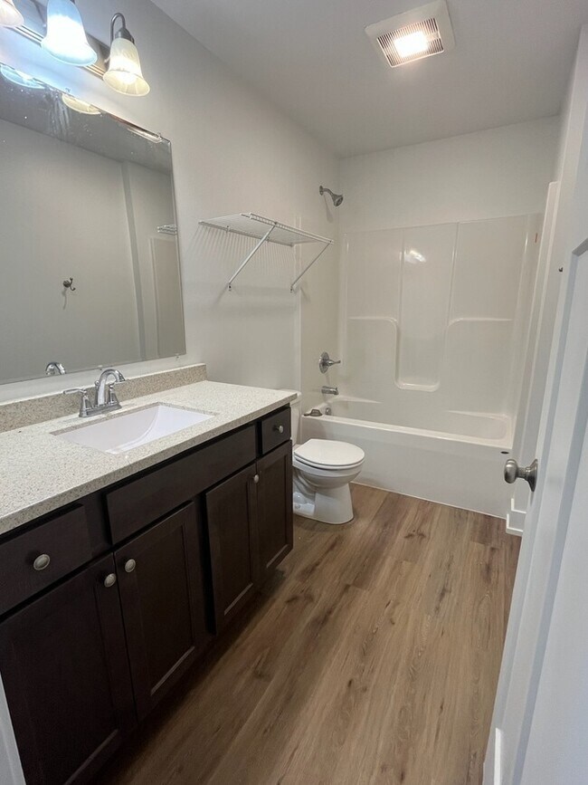 Foto del edificio - 3212 Babylon Rd