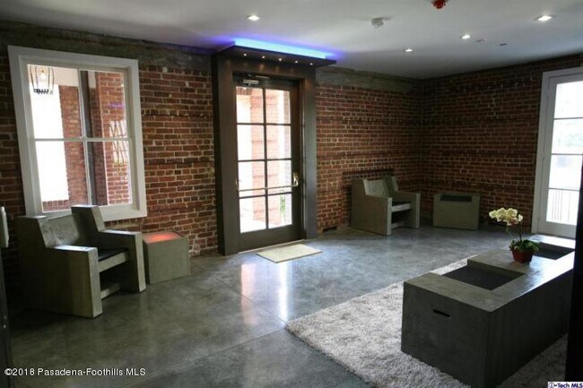 Building Photo - 139 S Los Robles Ave