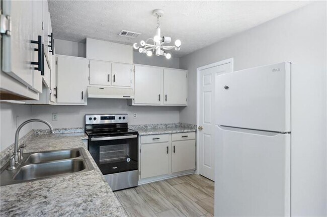 Building Photo - 574 Wedgewood Dr