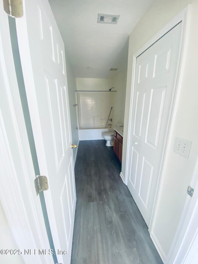 Building Photo - 9556 Armelle Way