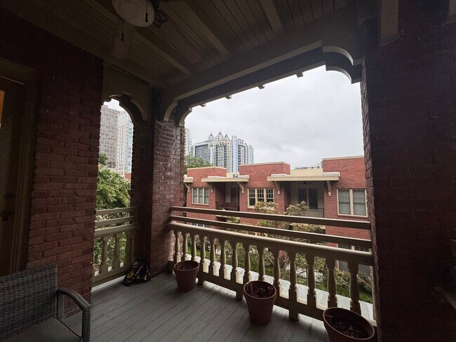 Foto del edificio - 266 11th St NE