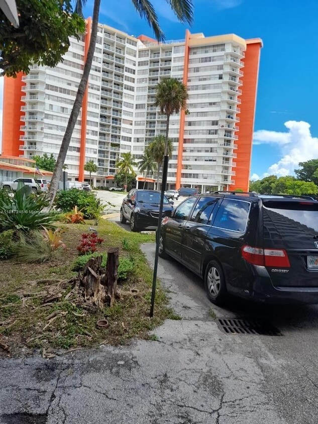 Primary Photo - 1301 NE Miami Gardens Dr