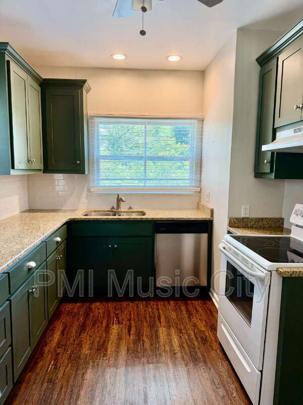 Building Photo - 7114 Old Harding Pike