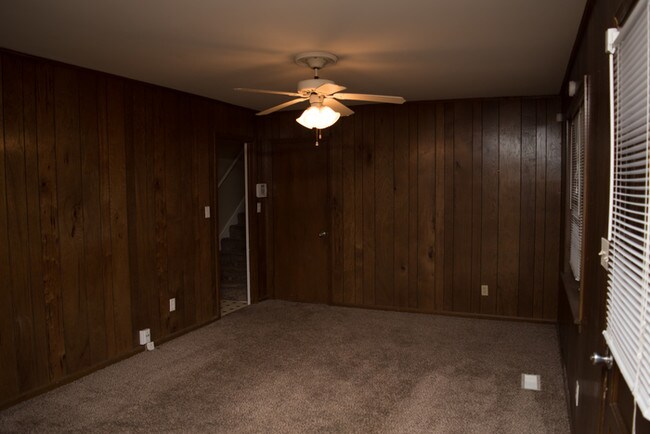 Building Photo - Newly Renovated 1433 Brewster Circle**