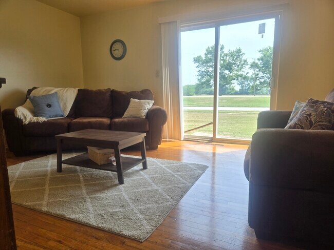 Foto del edificio - Country Way Townhomes