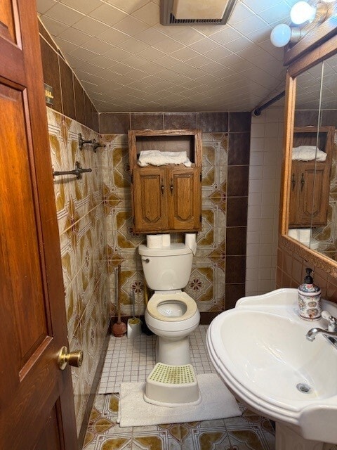 Bath 1 - 4722 Locust Ave