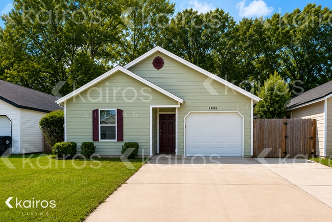 Building Photo - 1846 Manitoba Ct N