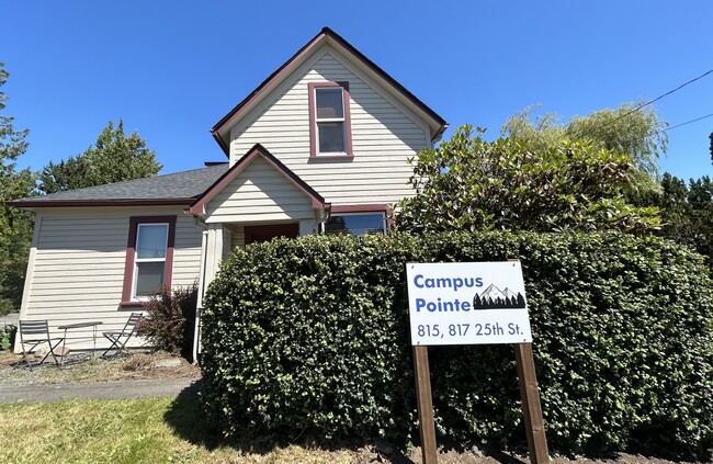 Casa frente a apartamento - 817 25th St
