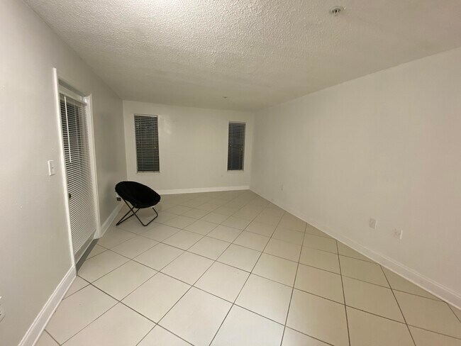 Foto del edificio - 2309 N Congress Ave