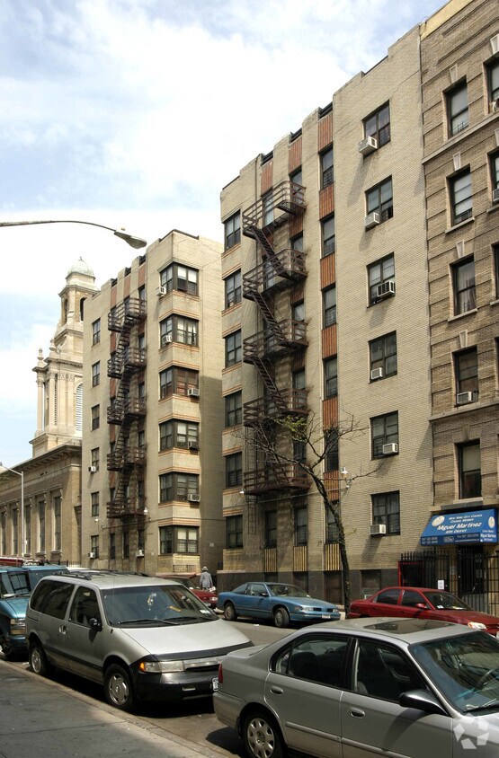 Building Photo - 609 W 174th St