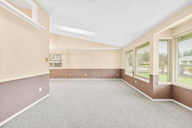 Foto del edificio - Charming Tacoma Home with A/C, RV Parking, Workshop & Skylit Living Room