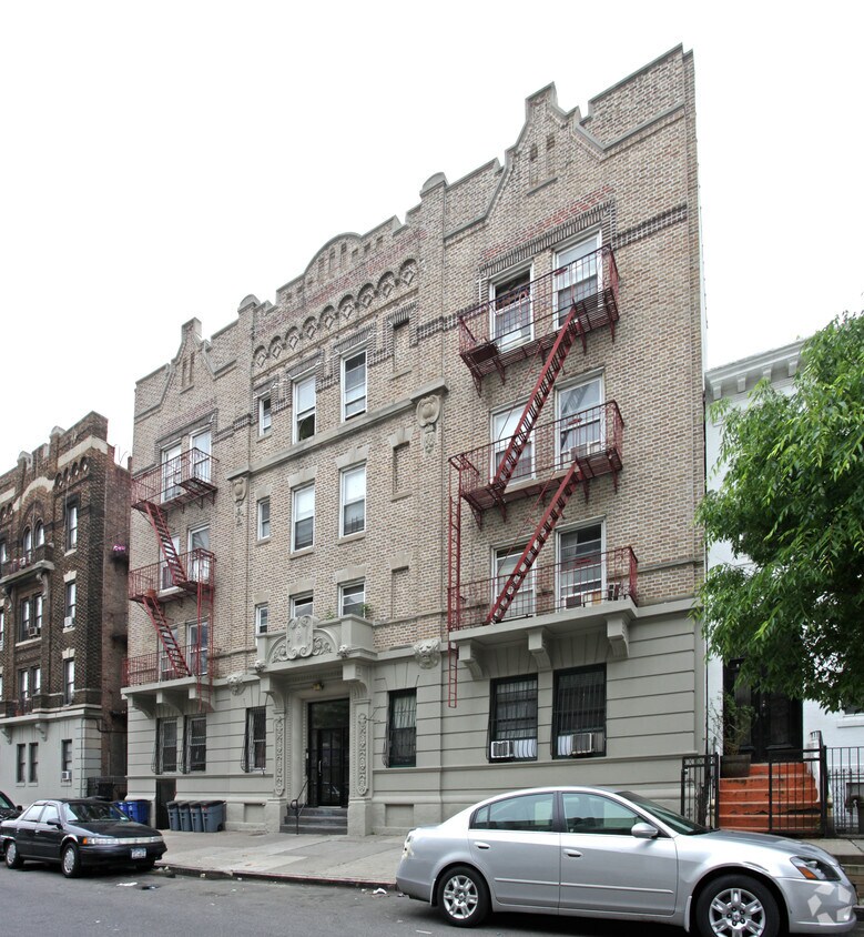 Primary Photo - 552 LINCOLN PL