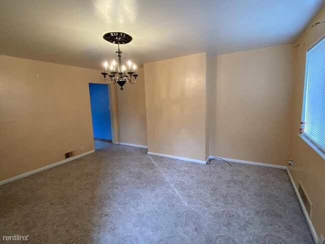 Building Photo - 2 br, 1 bath Townhome - 404 Sweetbriar St