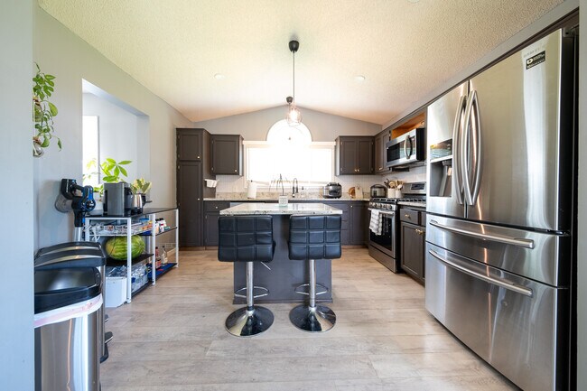Foto del edificio - 15709 Chalet Ct