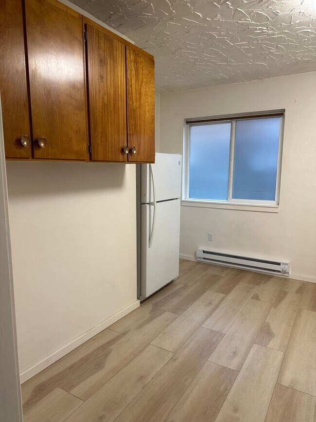 Building Photo - Nicely maintained 2 BD in 4-Plex