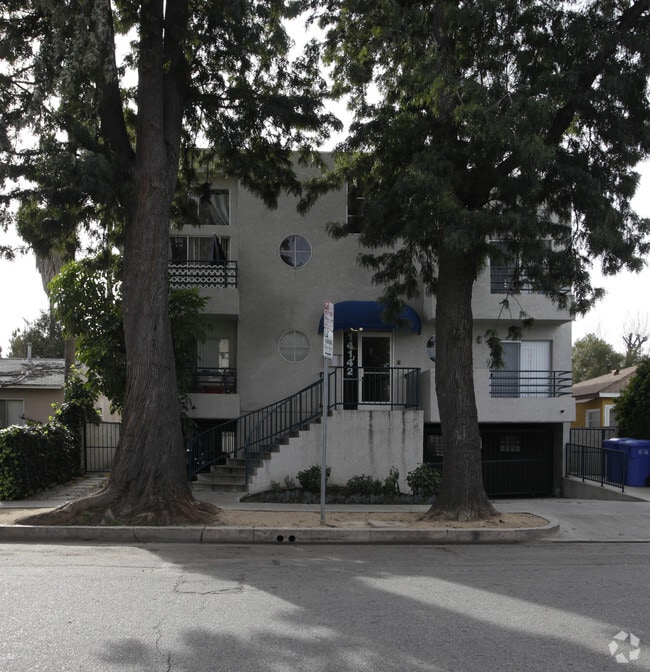 Building Photo - 14142 Tiara St