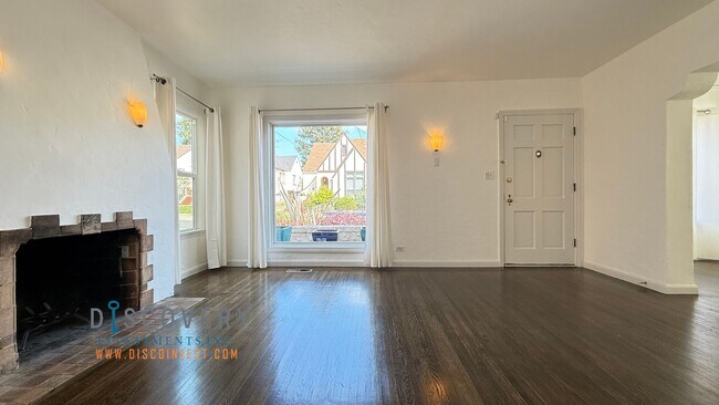 Foto del edificio - 2 Bedroom Dimond District Spanish Style Bu...