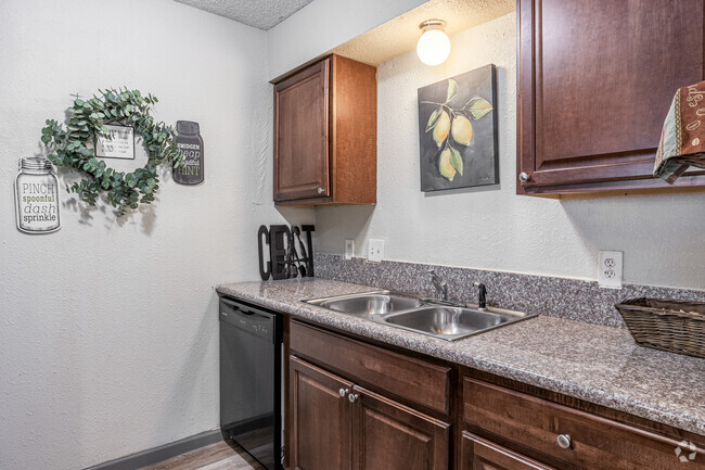 2BR, 1BA - 970SF - Kitchen - Red Bud Landing