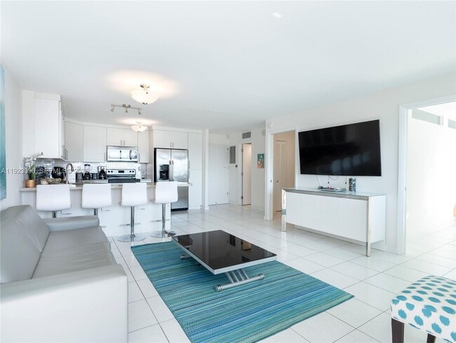 Foto del edificio - 7135 Collins Ave