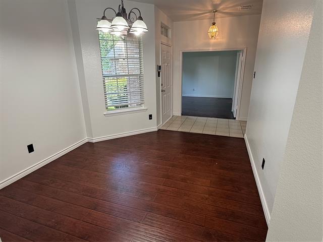 Foto del edificio - 4005 Hawkins Dr