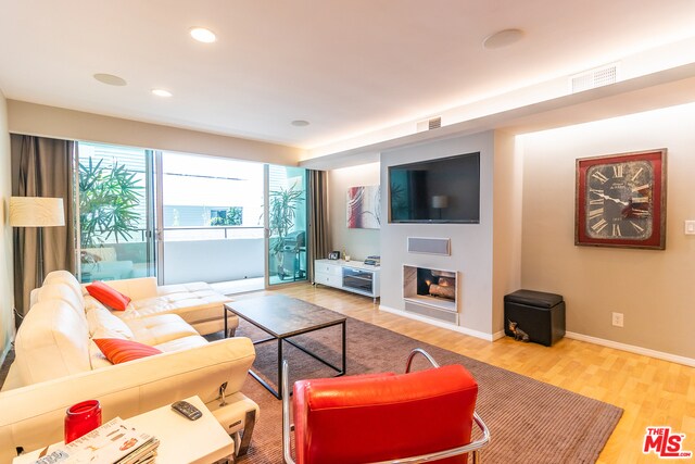 Foto del edificio - 1010 N Kings Rd