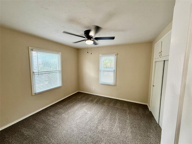 Building Photo - 1728 Hasley Dr