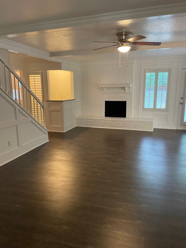 Building Photo - 2058 Shadow Rock Dr