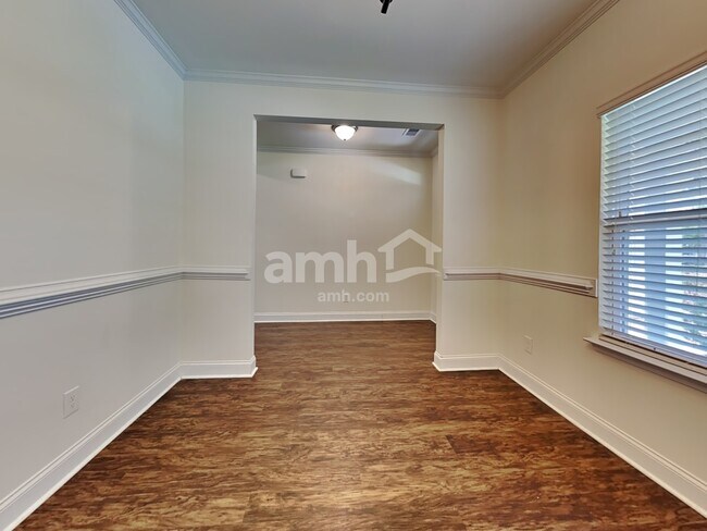 Foto del edificio - 99 Beverly Drive