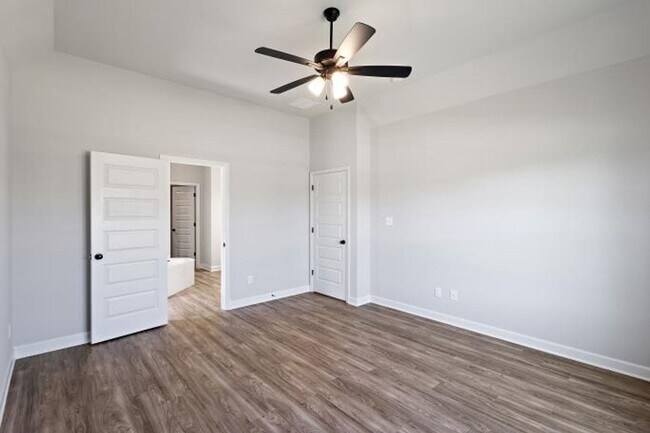 Foto del edificio - 13840 Wesley Banks Blvd