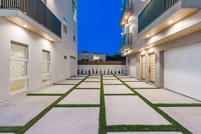 Foto del edificio - 5720 Fulcher Ave