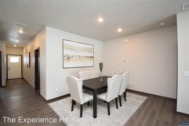 Building Photo - 2 br, 2 bath House - 6205 S Alki
